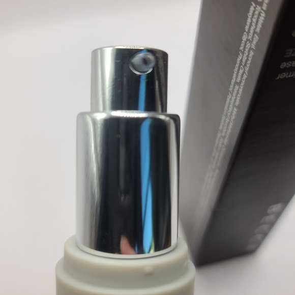 Becca Velvet Blurring Primer in Apricot Haze - Picture 6 of 6